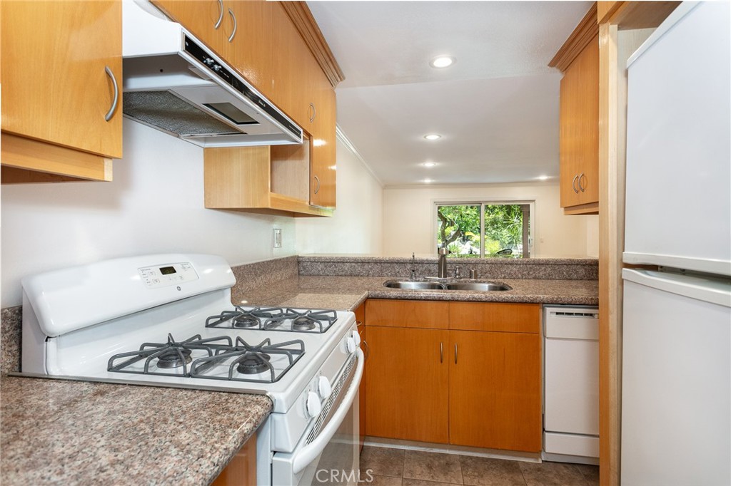 7101 Farralone Avenue 141 Property Photo 11