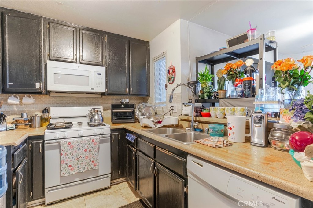 13100 Bromont Avenue 11 Property Photo 8
