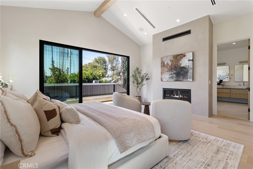 15721 Addison Property Photo 45