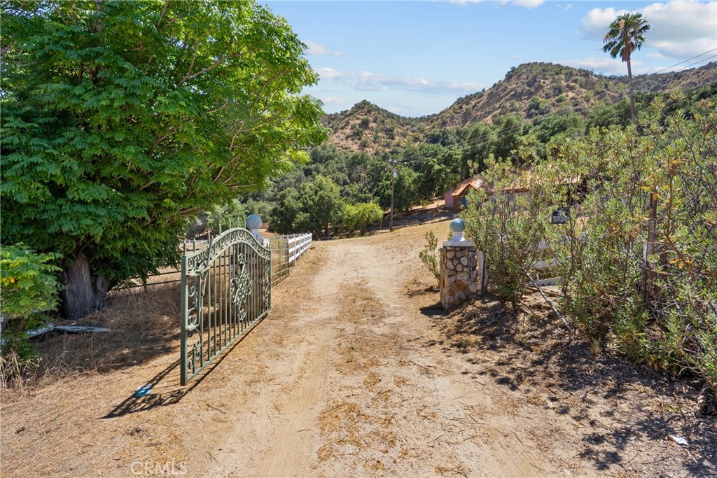 27772 Parker Rd Property Photo 10