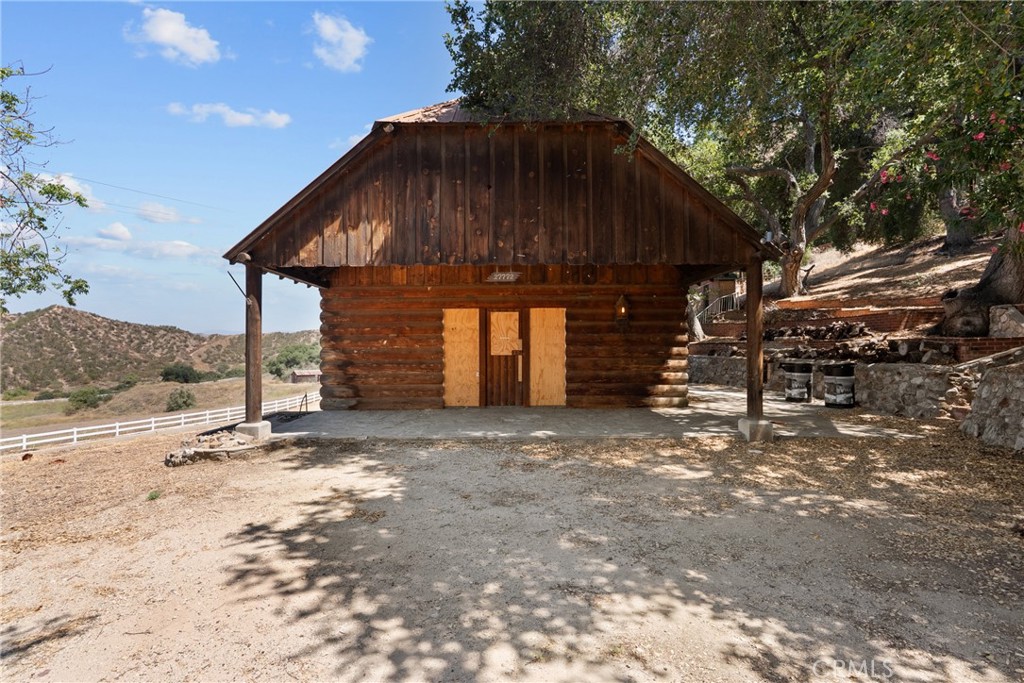 27772 Parker Rd Property Photo 14