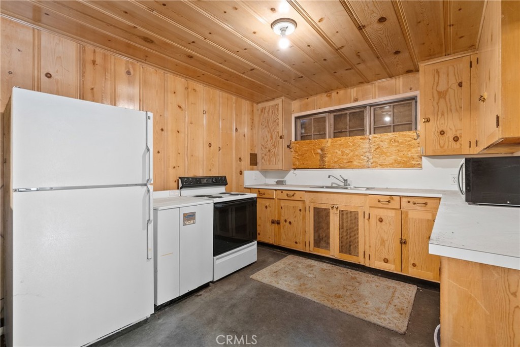 27772 Parker Rd Property Photo 16
