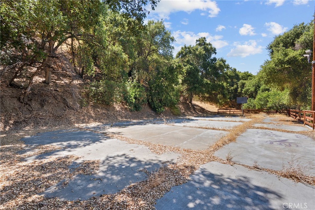 27772 Parker Rd Property Photo 29