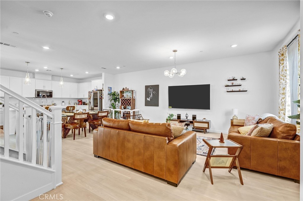27676 Symphony Property Photo 2