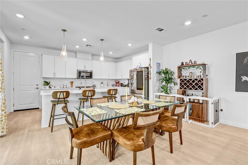 27676 Symphony Property Photo 5