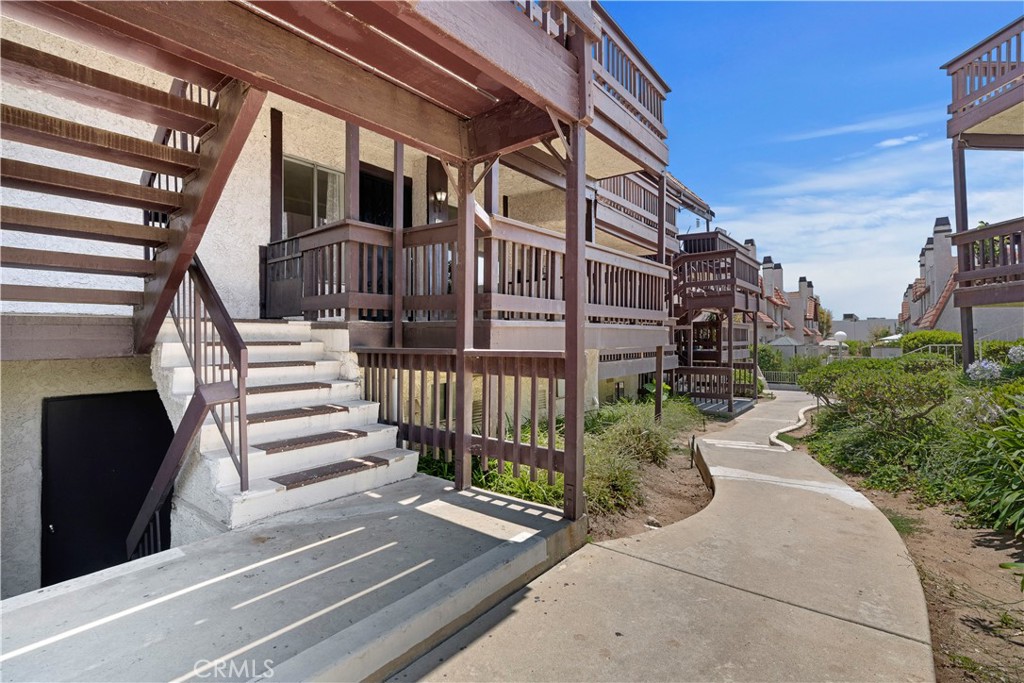 12330 Osborne St. 75 Property Photo 14