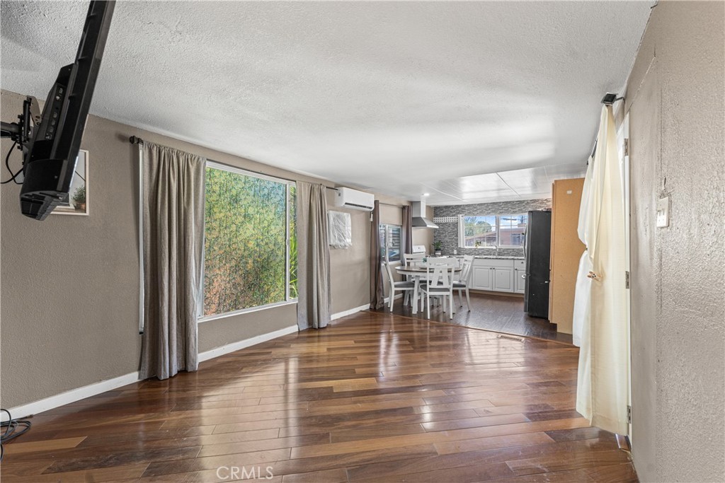 723 W Avenue I Property Photo 7