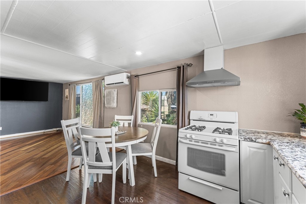 723 W Avenue I Property Photo 12