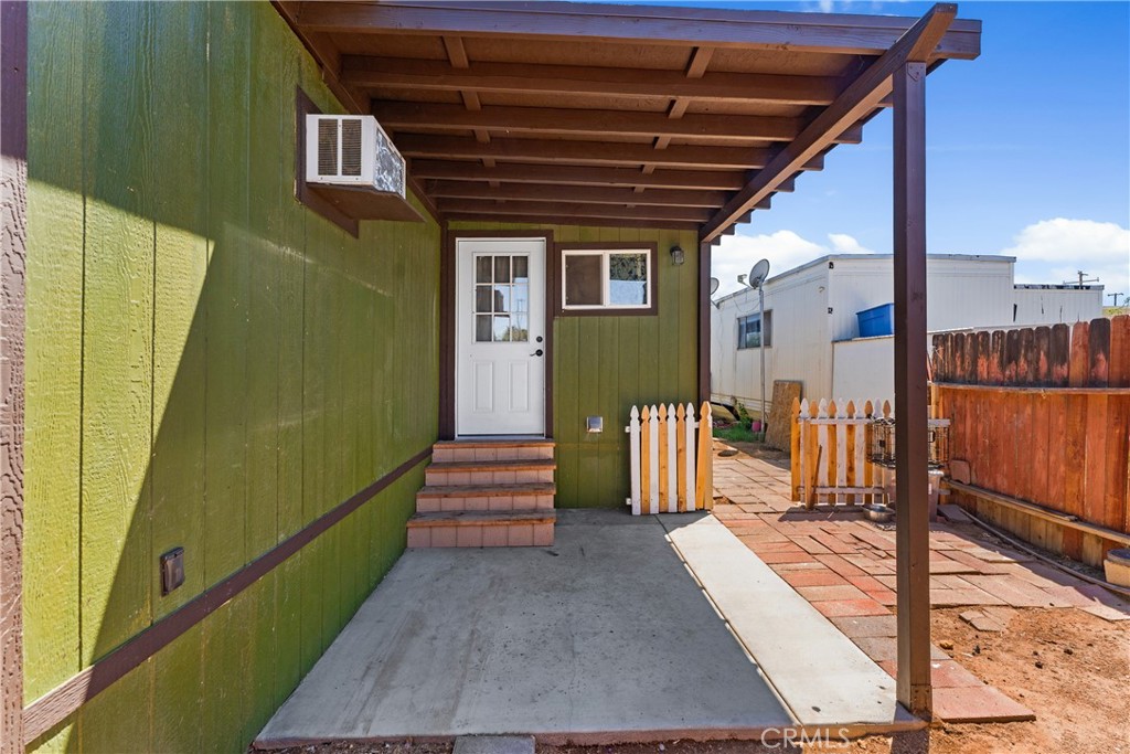 723 W Avenue I Property Photo 25