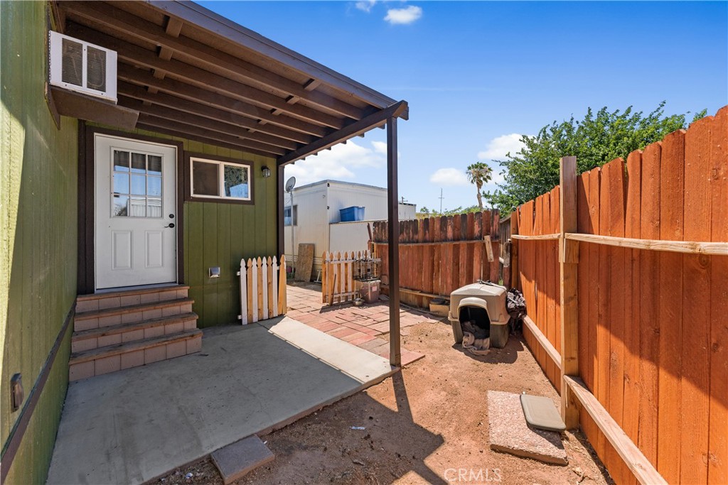 723 W Avenue I Property Photo 26
