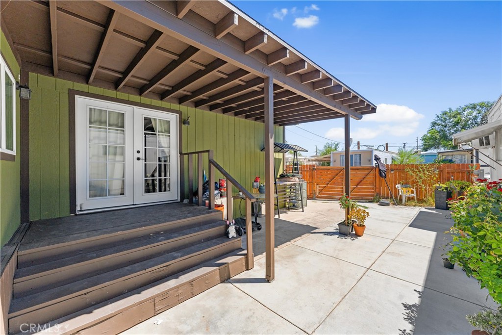 723 W Avenue I Property Photo 28