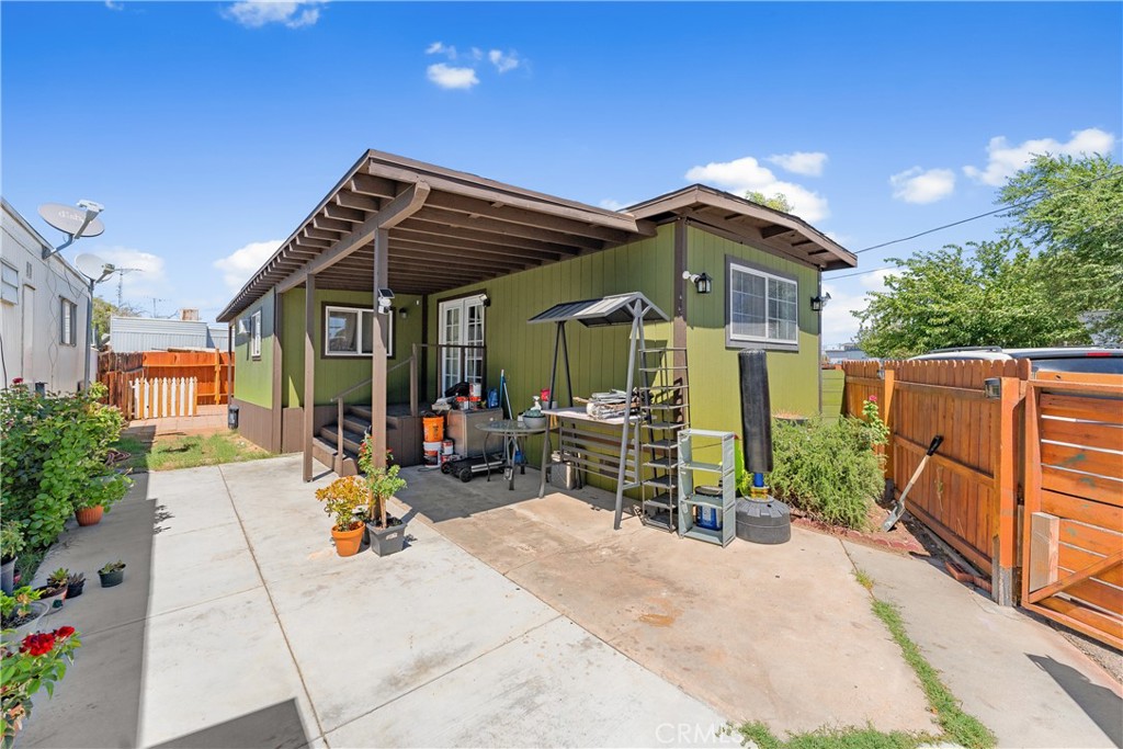 723 W Avenue I Property Photo 30