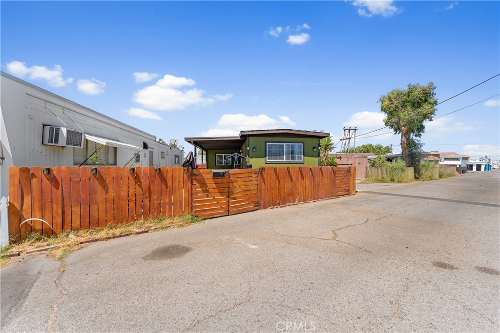 723 W Avenue I Property Photo 31