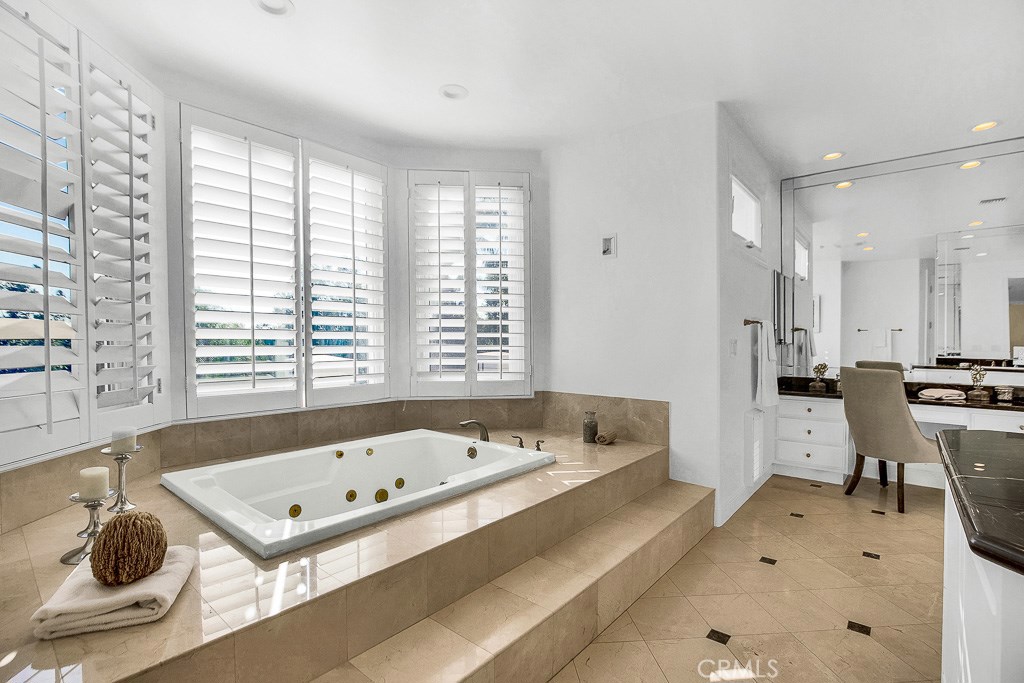 25504 Colette Way Property Photo 44
