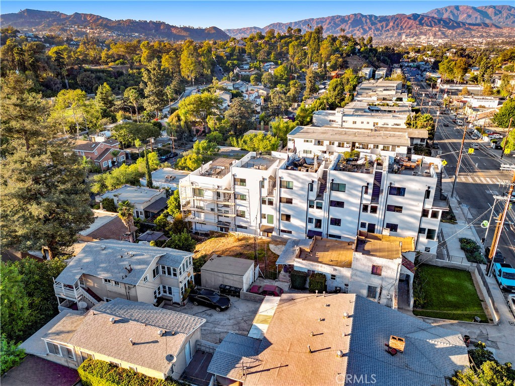 2313 Glendale Boulevard Property Photo 8