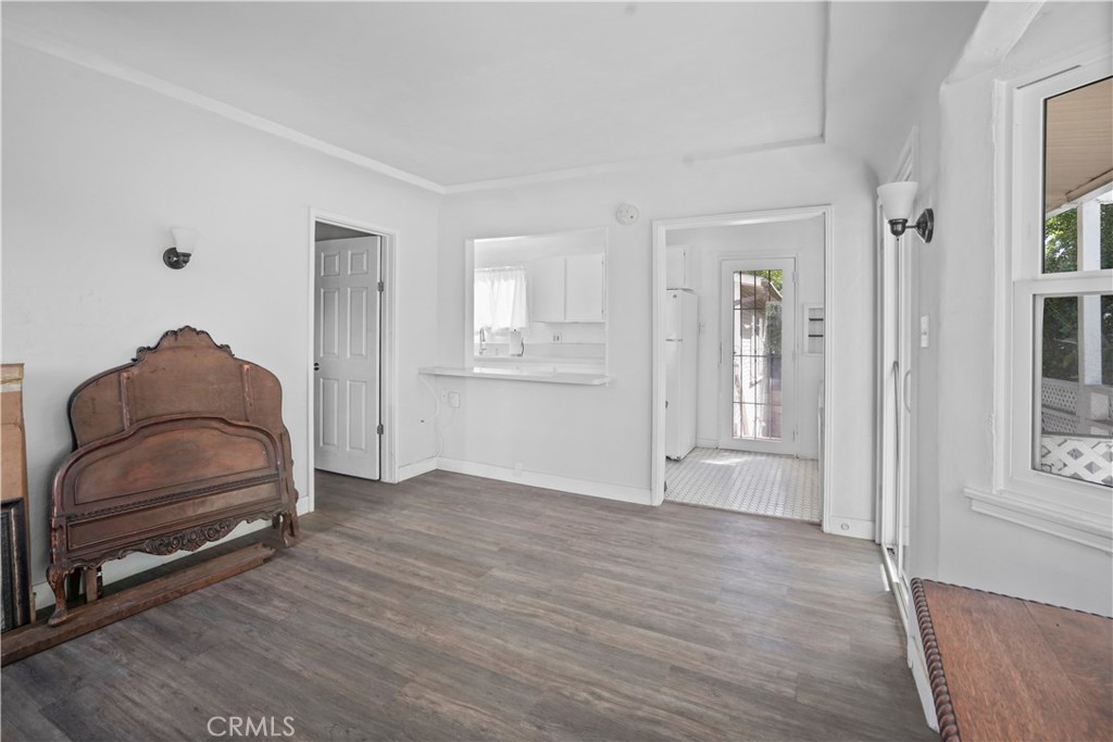 2313 Glendale Boulevard Property Photo 12