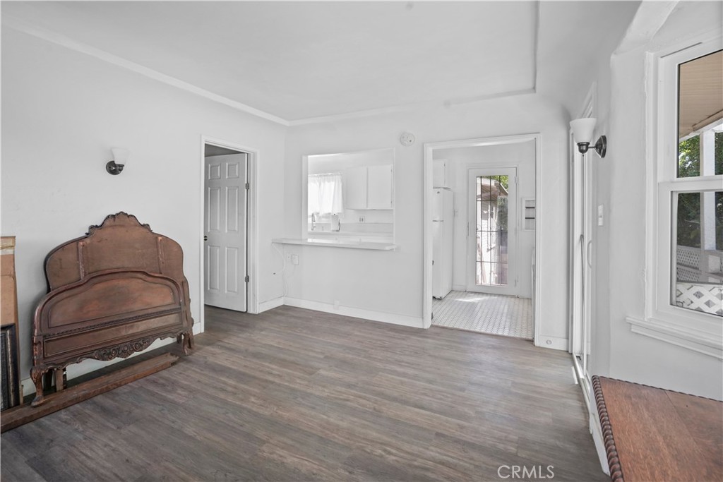 2313 Glendale Boulevard Property Photo 12