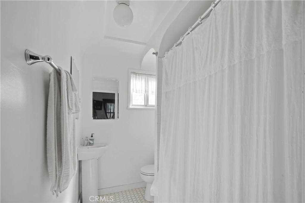 2313 Glendale Boulevard Property Photo 23