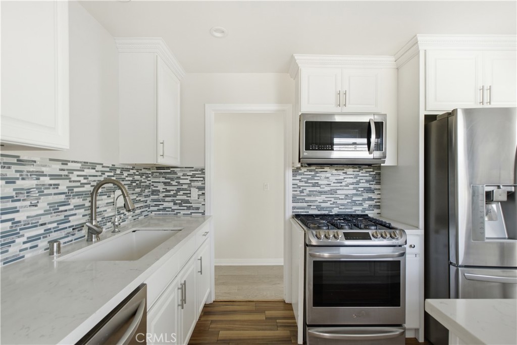 6501 Charlesworth Avenue Property Photo 8