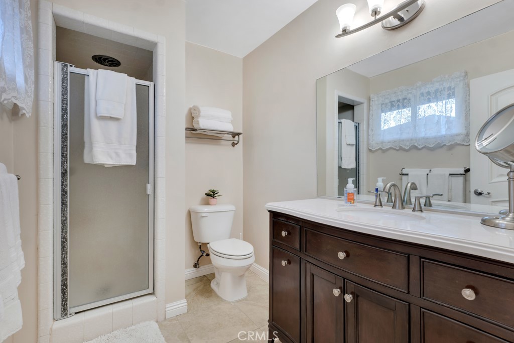 13600 Norris Avenue Property Photo 24