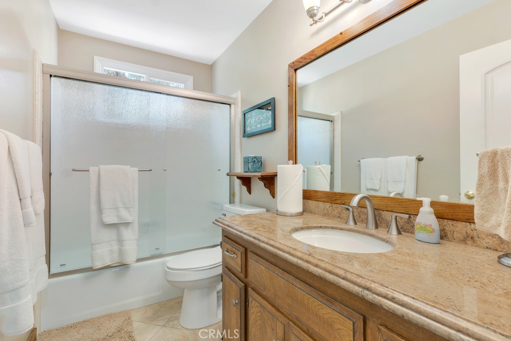 13600 Norris Avenue Property Photo 25