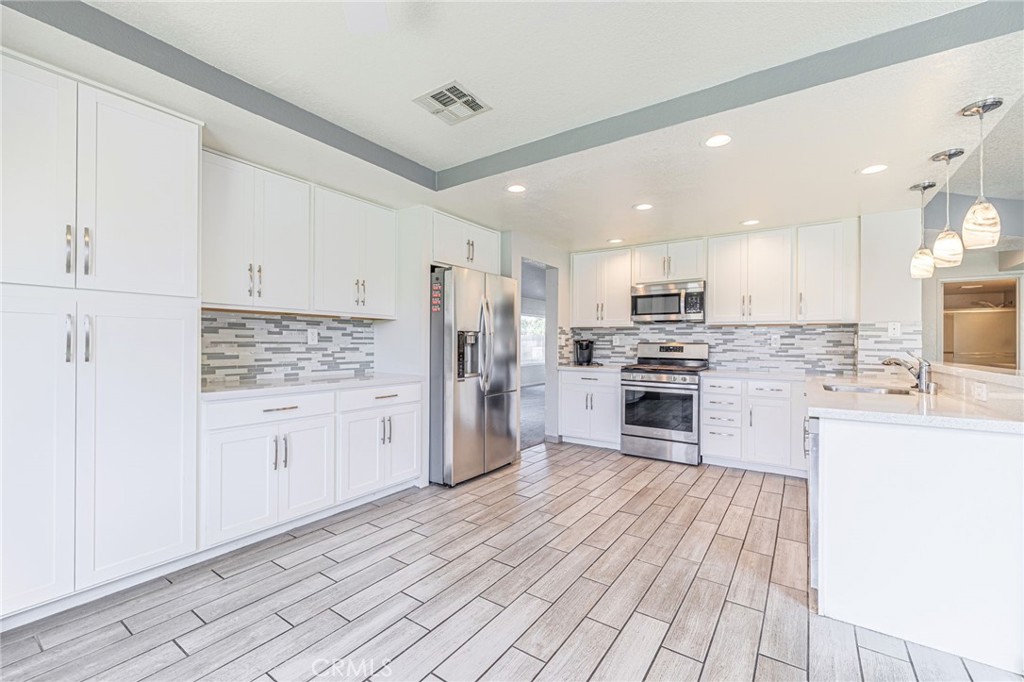 37254 Carousel Circle Property Photo 22