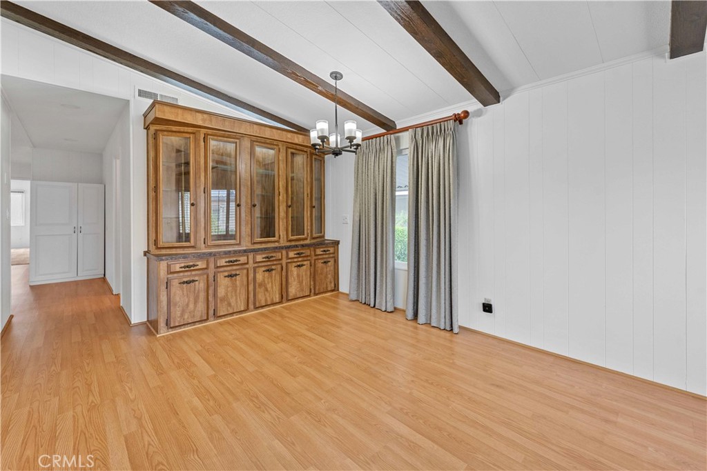 719 Glenlake Property Photo 8