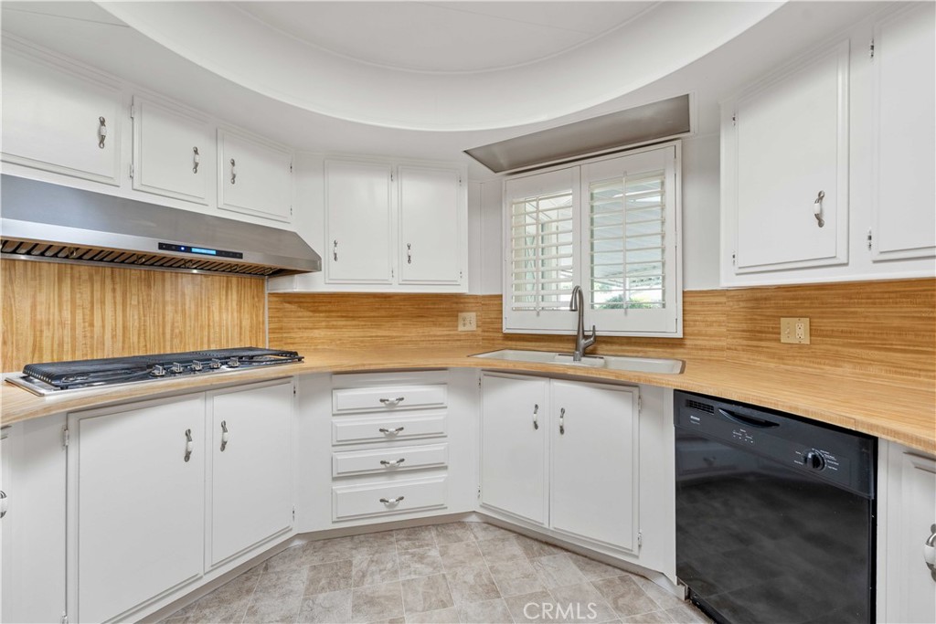 719 Glenlake Property Photo 14