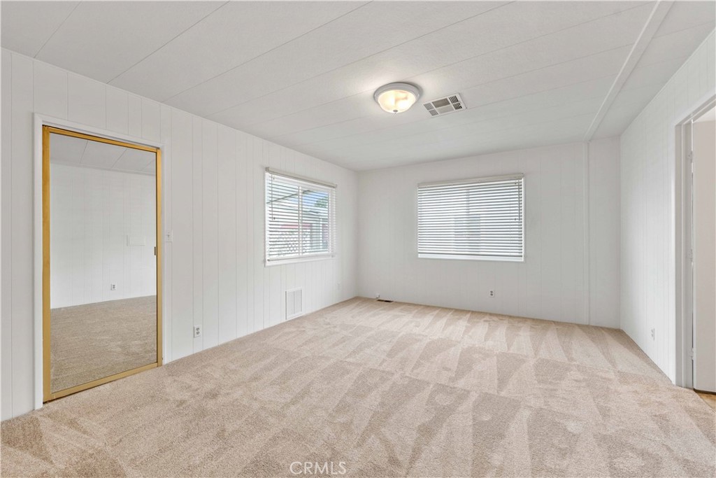 719 Glenlake Property Photo 16