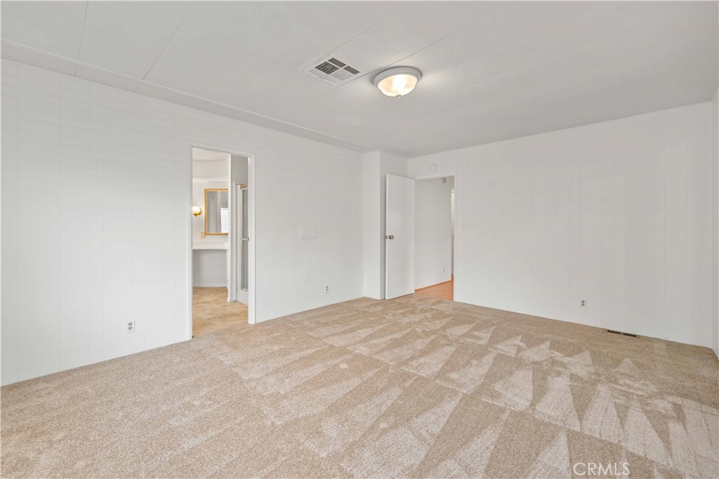 719 Glenlake Property Photo 18