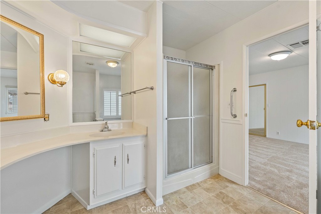 719 Glenlake Property Photo 22