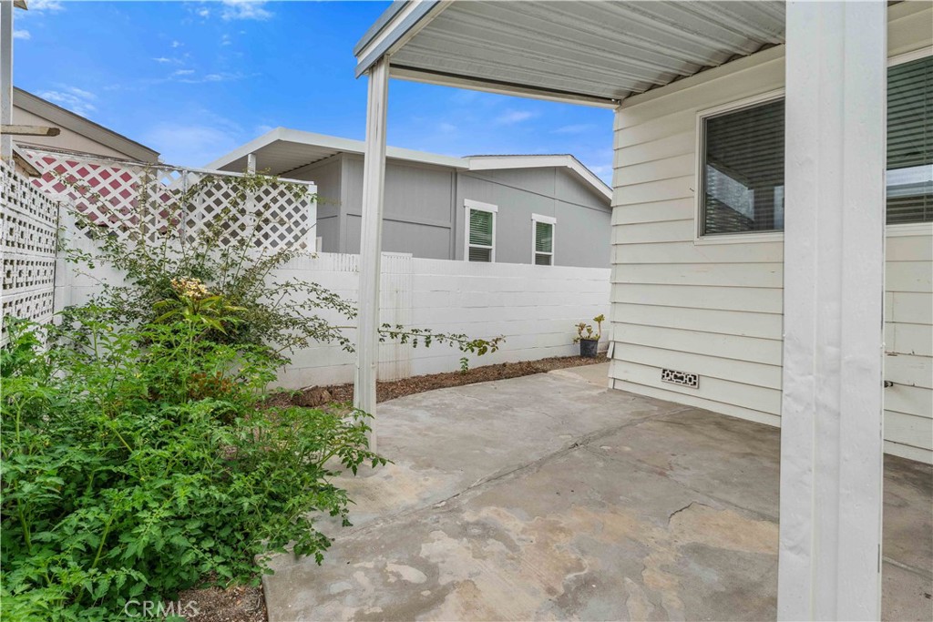 719 Glenlake Property Photo 28