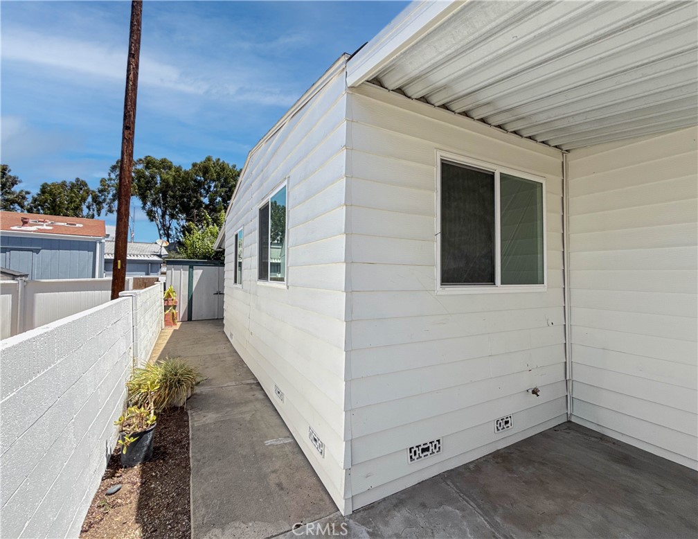719 Glenlake Property Photo 30