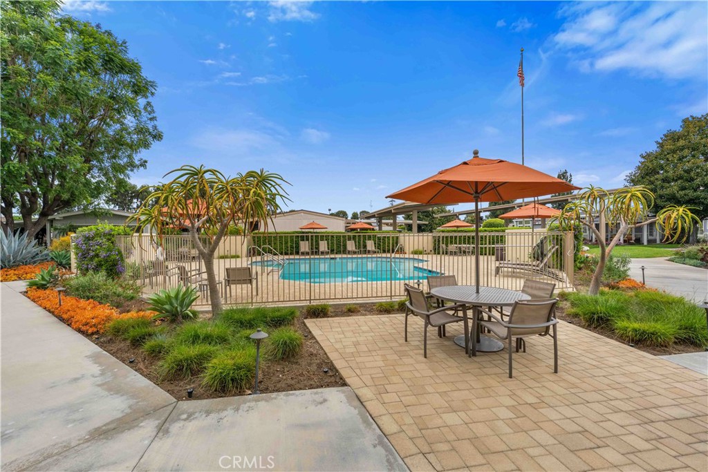 719 Glenlake Property Photo 35