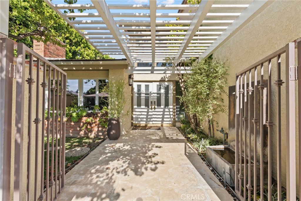 10216 Melvin Property Photo 4