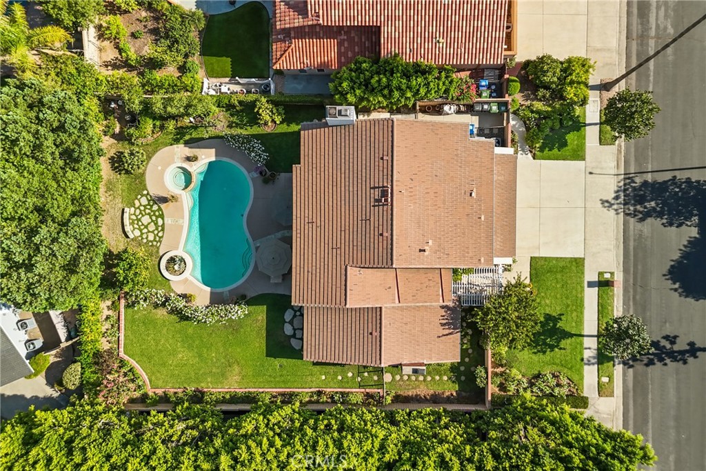 10216 Melvin Property Photo 5