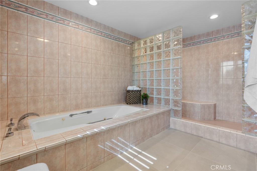 10216 Melvin Property Photo 37