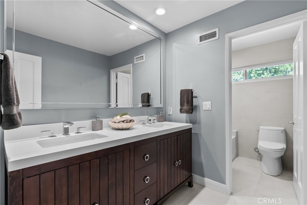 10216 Melvin Property Photo 44