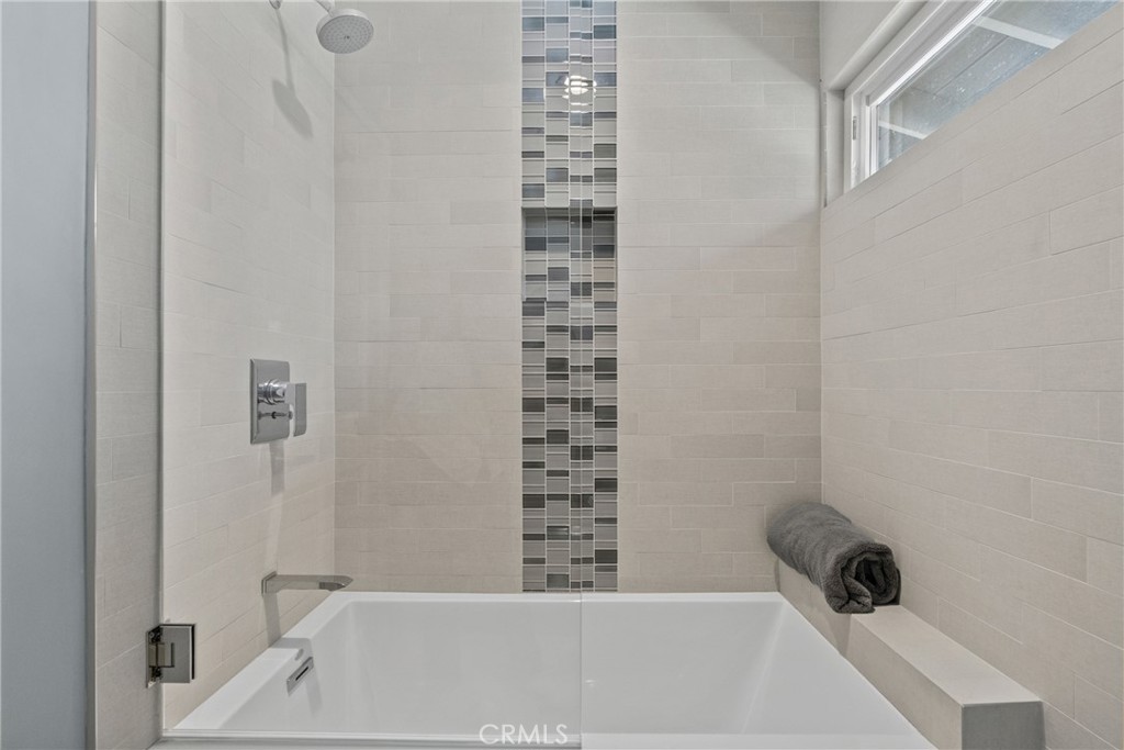 10216 Melvin Property Photo 45