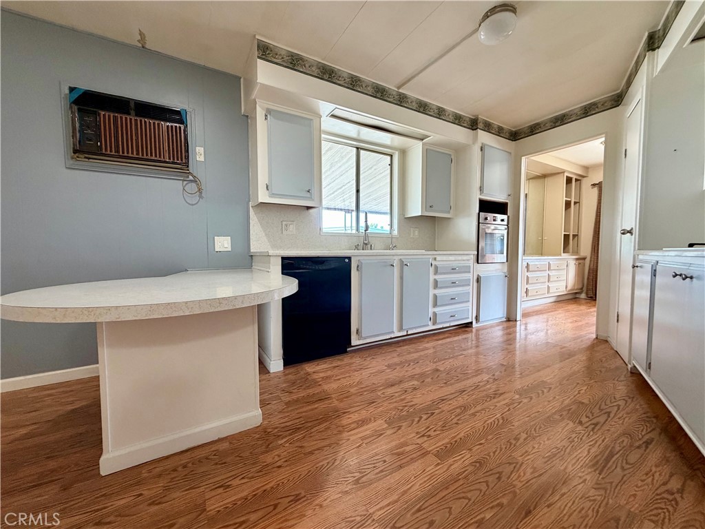 8801 17 Eton Property Photo 13