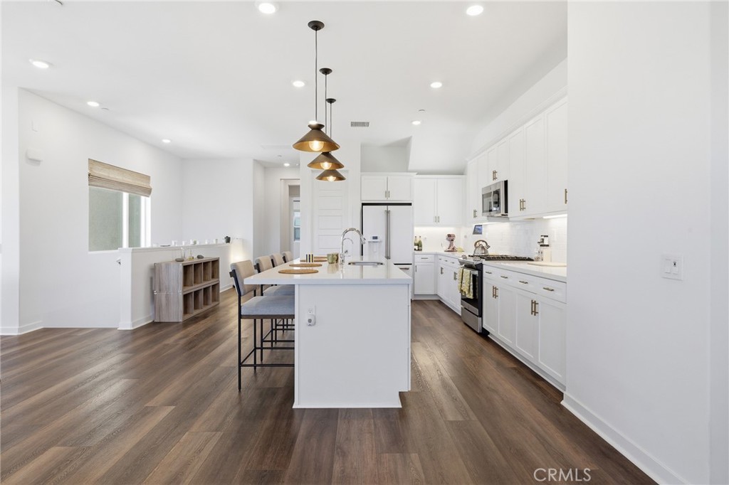 27525 Illumination Court Property Photo 6