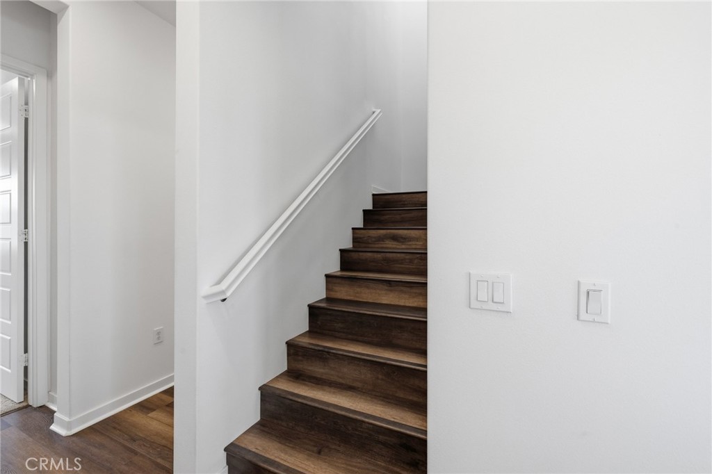 27525 Illumination Court Property Photo 11