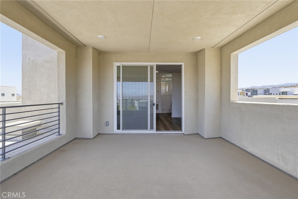 27525 Illumination Court Property Photo 13