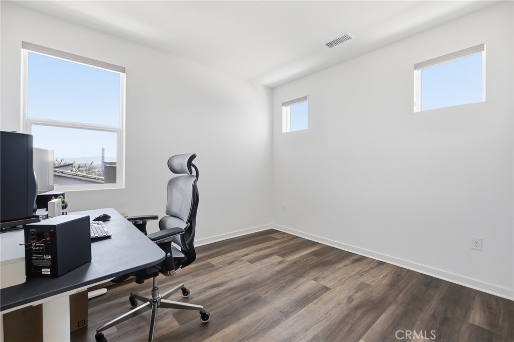 27525 Illumination Court Property Photo 18