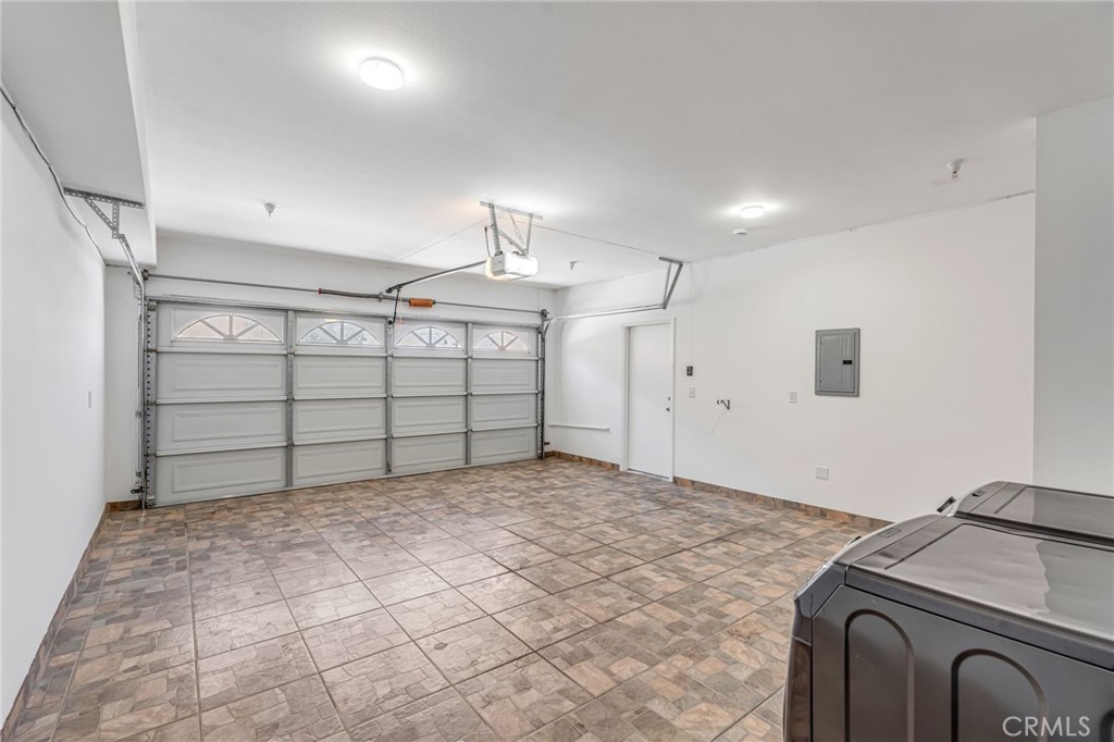 9330 Sunland 1 Property Photo 24