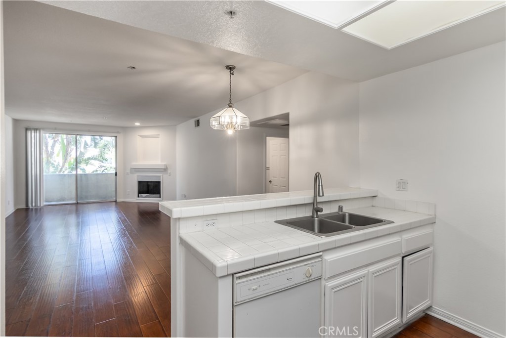 16940 Chatsworth Street 106 Property Photo 4
