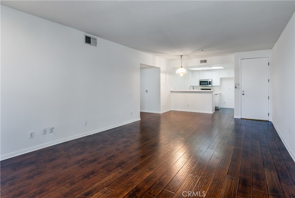 16940 Chatsworth Street 106 Property Photo 6