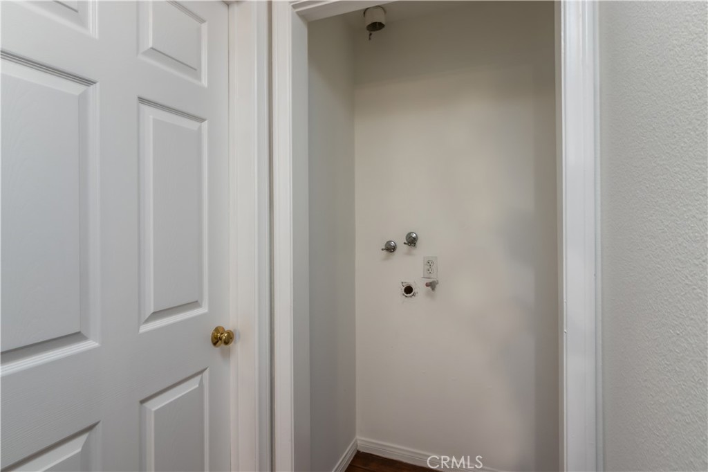 16940 Chatsworth Street 106 Property Photo 12