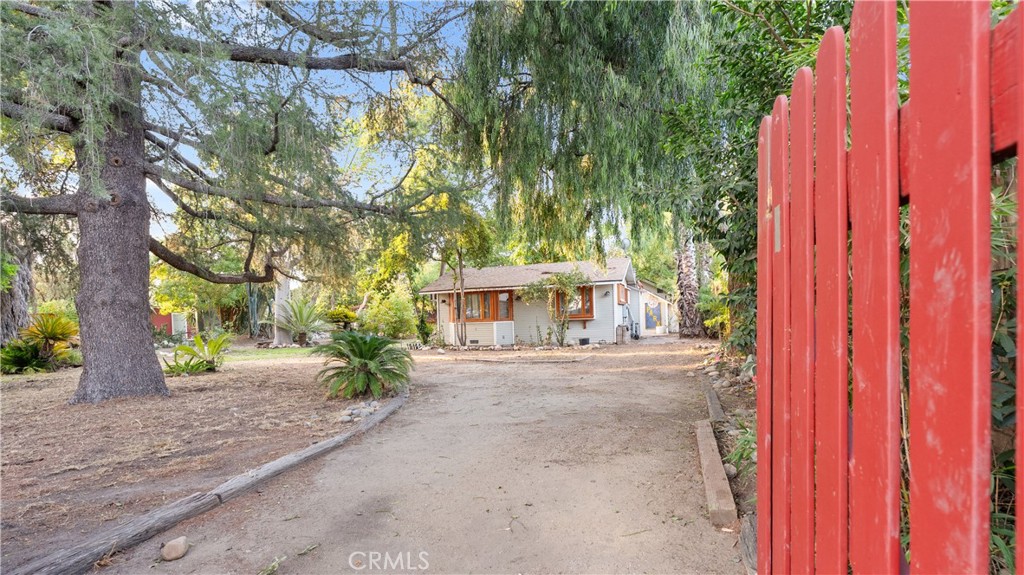 18552 Erwin Property Photo 6
