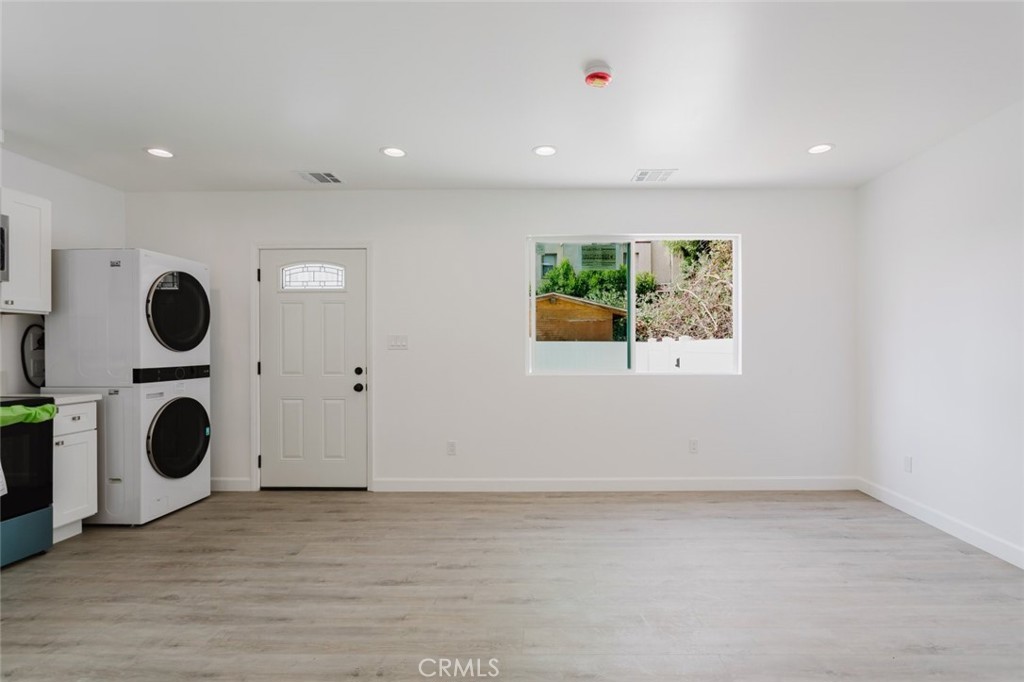 18310 Gresham Street Property Photo 6